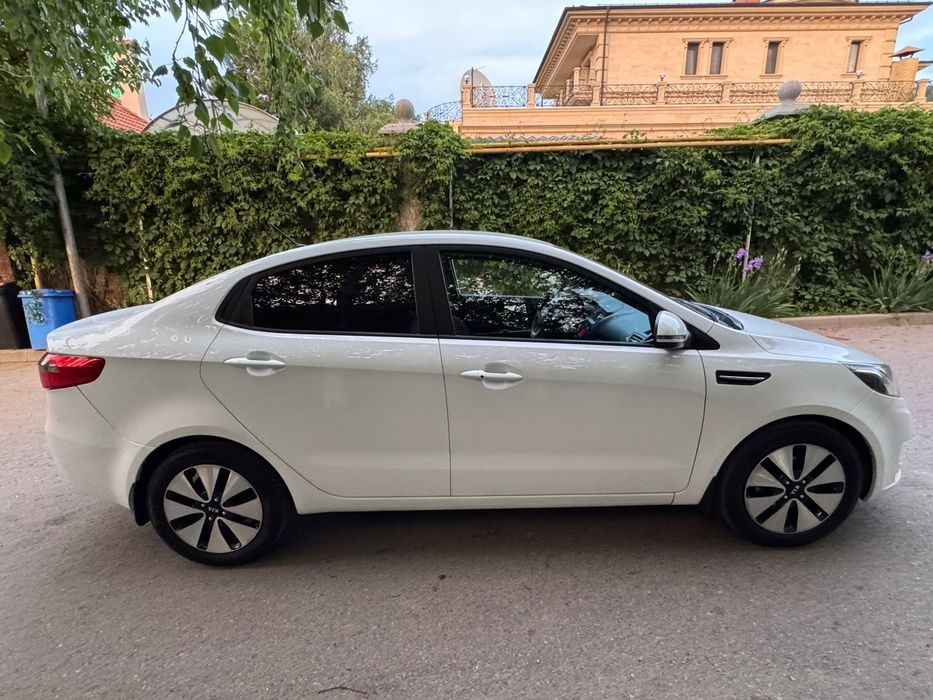 Продам седан Kia Rio