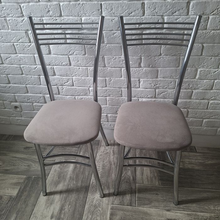 Продам 4 кухонных стула.