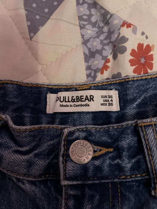 Къси дънкови панталонки на марката Pull Bear