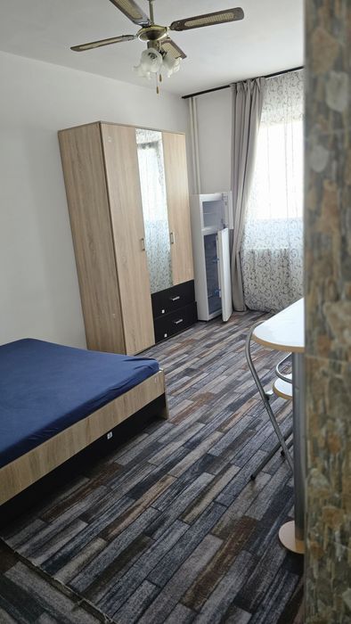 Închiriez Garsoniera