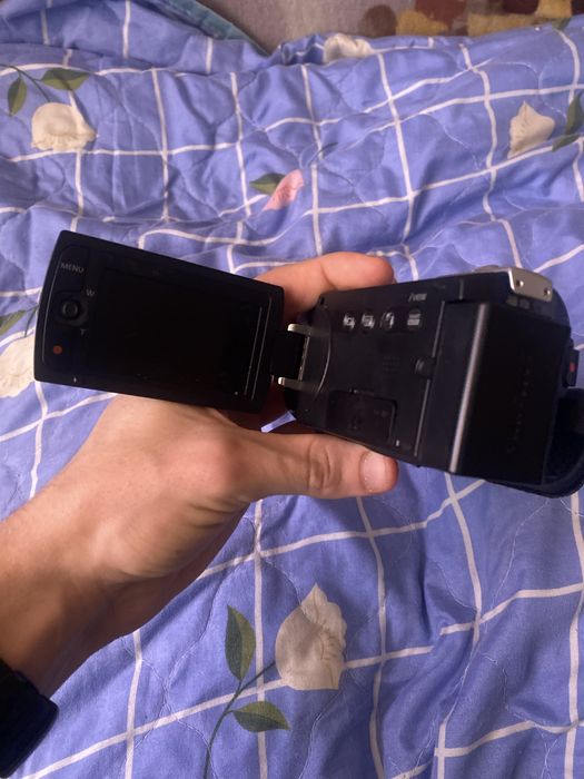 Продам видеокамеру Samsung