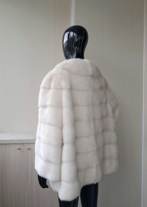 Haina blana vizon , Naturala Haină blană nurcă, alb, ivory. Bust 130