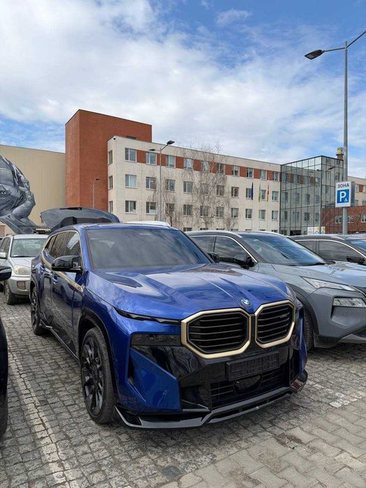 летни гуми с джанти R23’’ за BMW XM.