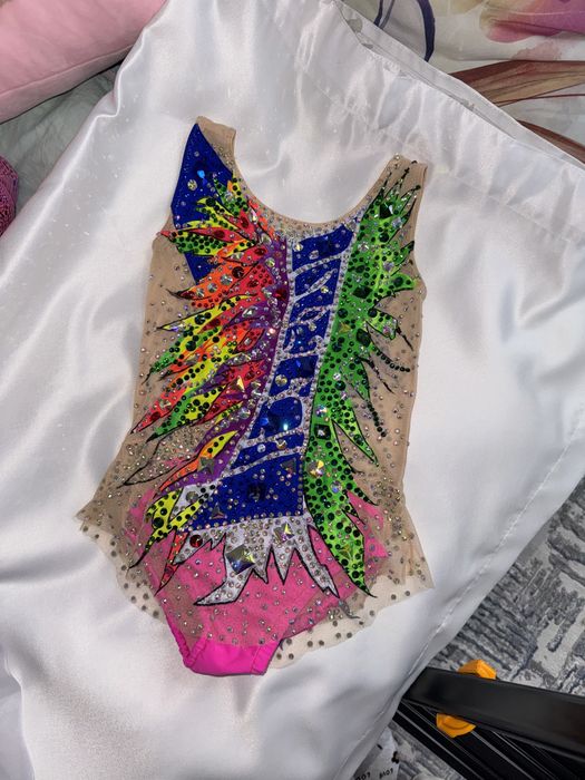 Продаю Купальник художественной гимнастике