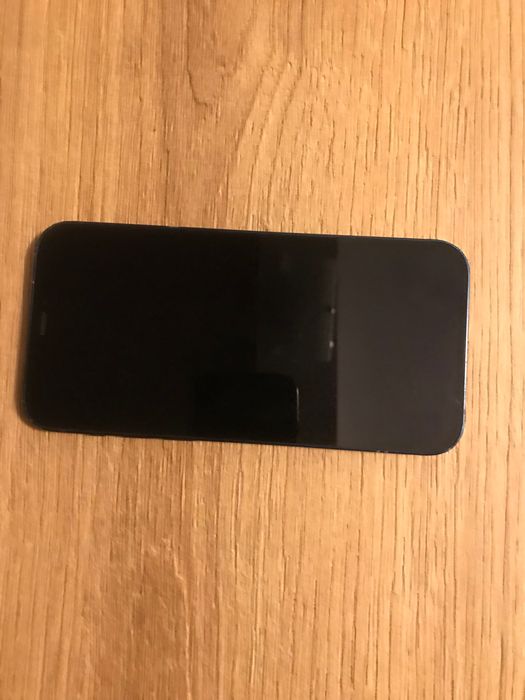 iPhone 12 в добро състояние