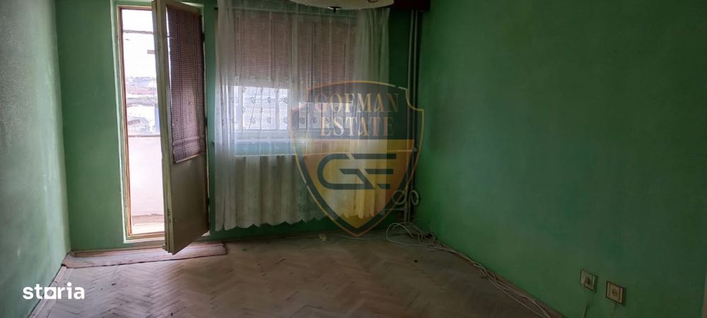 Apartament 2 camere, ideal pentru renovare si amenajare dupa propriul — fotografia 1