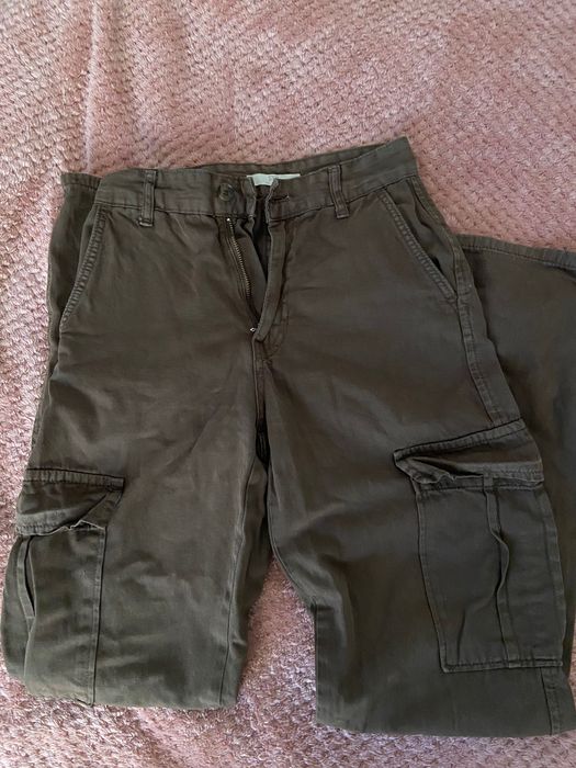 Кафяви карго панталон Stradivarius