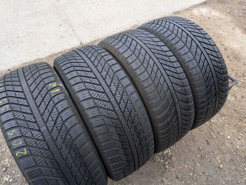 205/55 R16 • All Season • Goodyear Vector 4Seasons 94V | 2 buc | Pret/buc