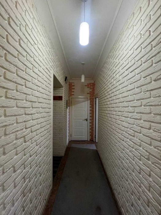 Высокопотолочка Чил-1 Кирпич 2/1/4 меб+тех Ориентир Халк Банк