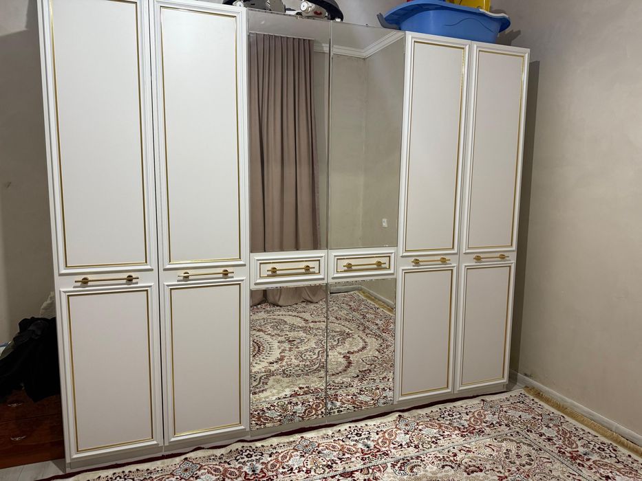 Шкаф в идеальном состояний