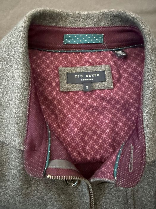 Яке Ted Baker като ново
