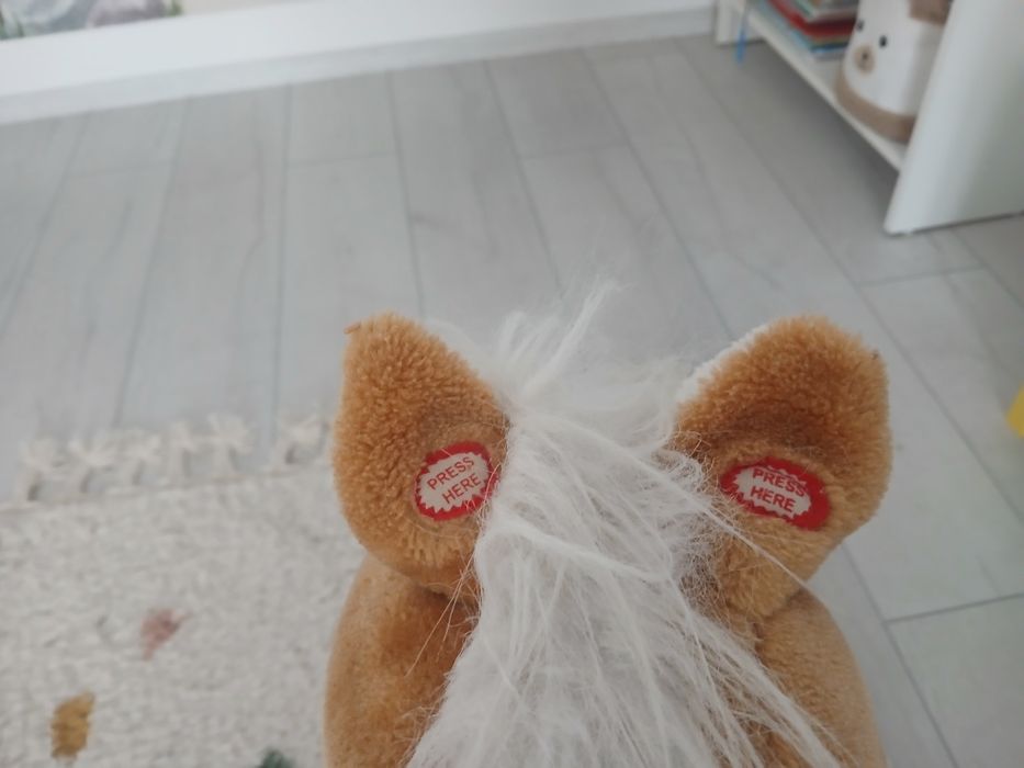 Căluț balansoar pentru bebeluși