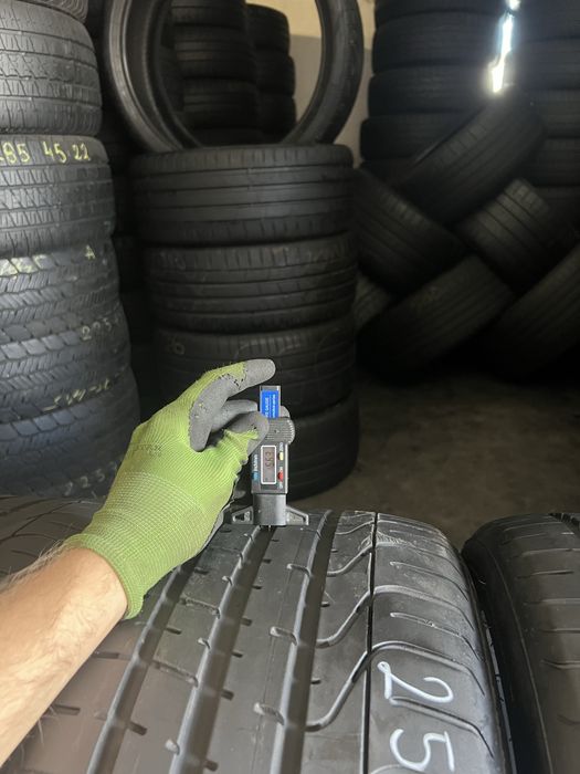 4 anvelope vara 255/35/20 Pirelli!