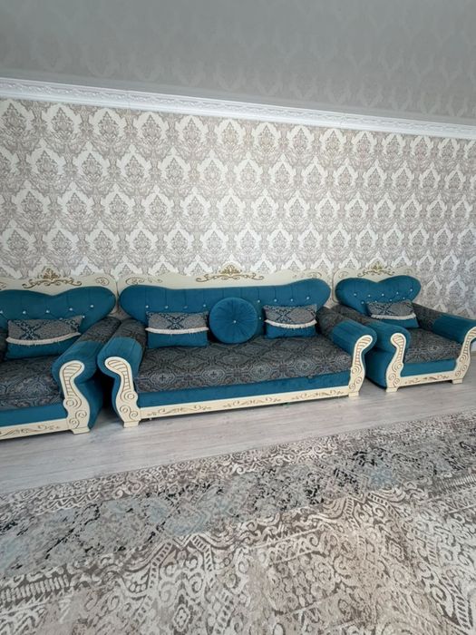 Диван королевский мягкий и два кресла