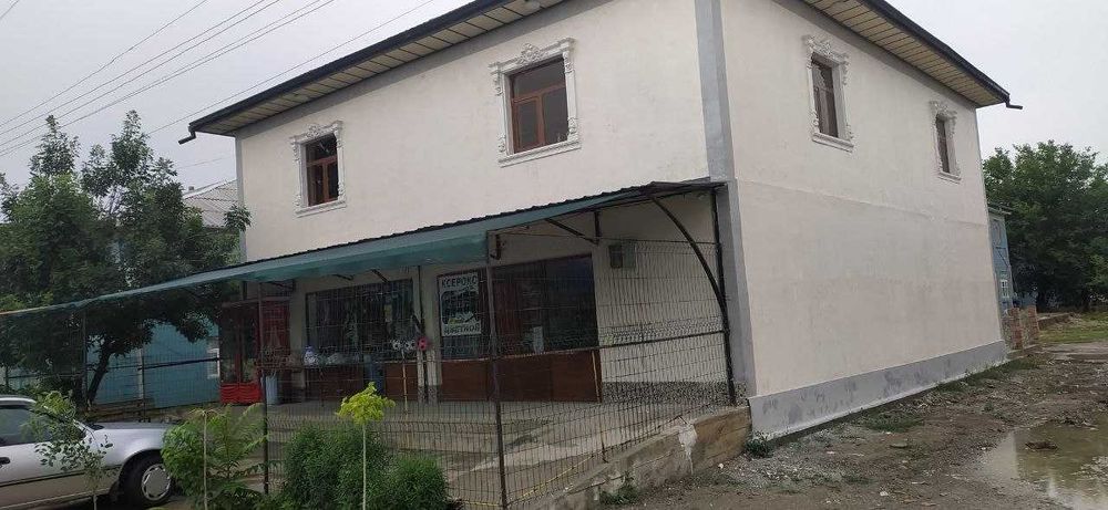 Bino sotiladi, xam turat xam noturar bir qismi