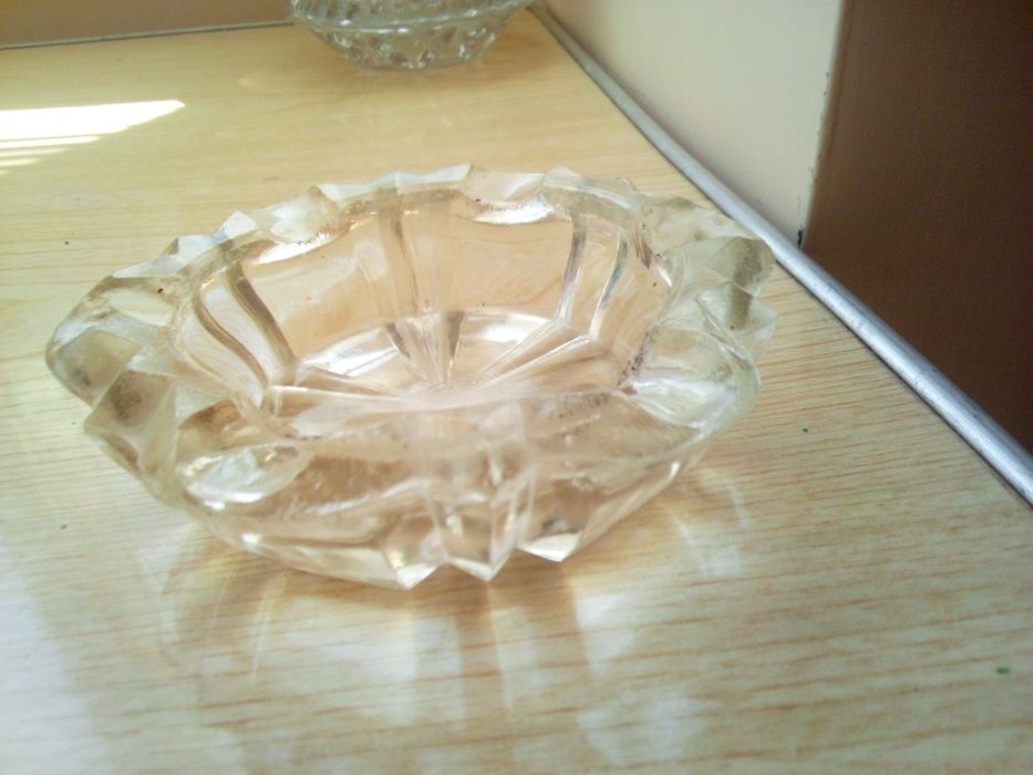 Пепелник Стъклен Масивен