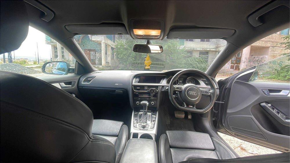 Dezmembrez Audi A5 2013 2.0 tdi cod motor CGLC