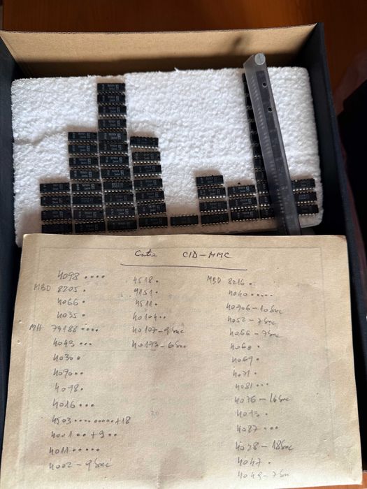 Vand piese electronice noi si second-hand