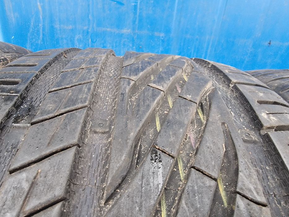 Anvelope 255/35R18 marca Uniroyal, DOT 2020, 8 mm ,vară