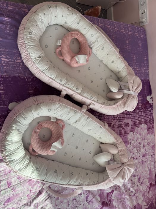 Гнездо за бебе- розови+ подарък държач за беберон