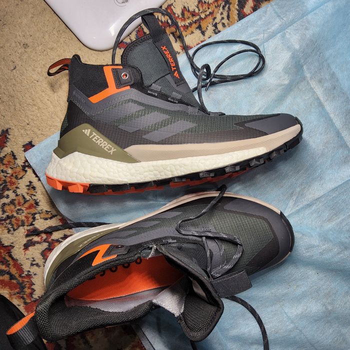 Кроссовки         .