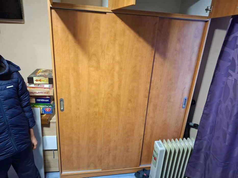 Гардероб свободно стоят или за вграждане