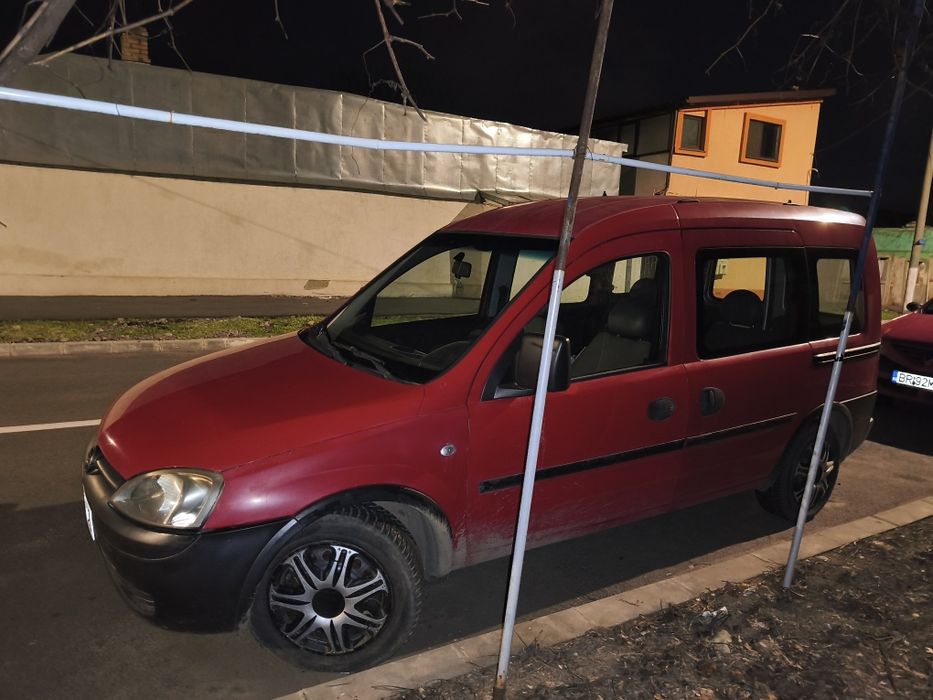 Vând Opel Combo 1.4 benzina