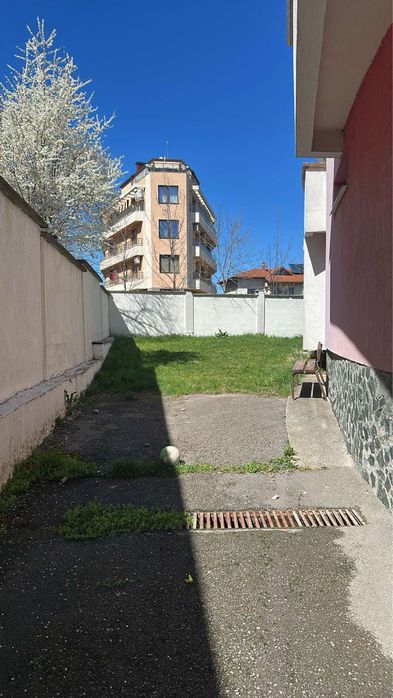 Двустаен апартамент до НБУ