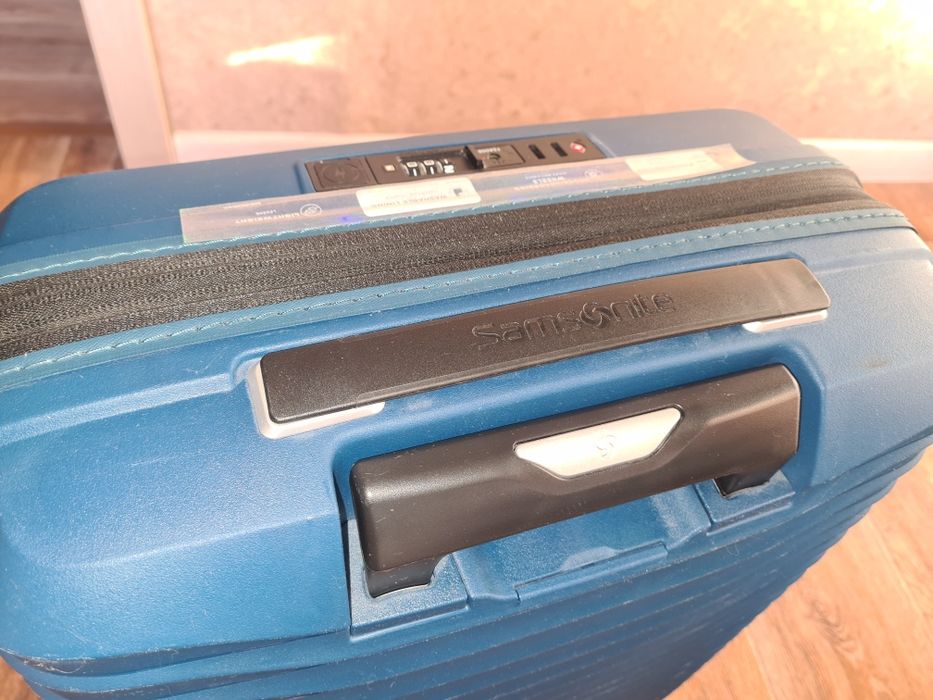Чемодан новый Самсонит!