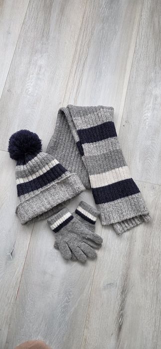 Set caciula, fular, manusi baietel 2-3 ani