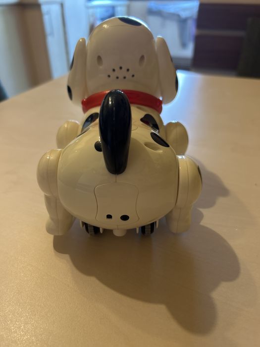 Caine interactiv care merge, cu sunete si lumini