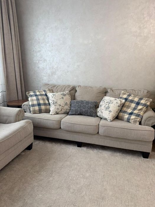 Диван Ashley бежевый