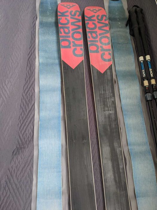 Schiuri Black Crows Camox 180cm + Legatura Marker Tour F12 EPF