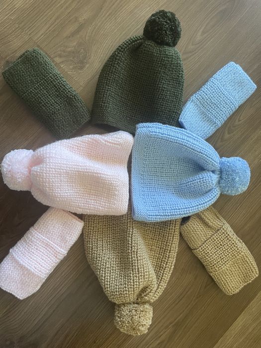 Ръчно изплетени  детски  шапка и шалче