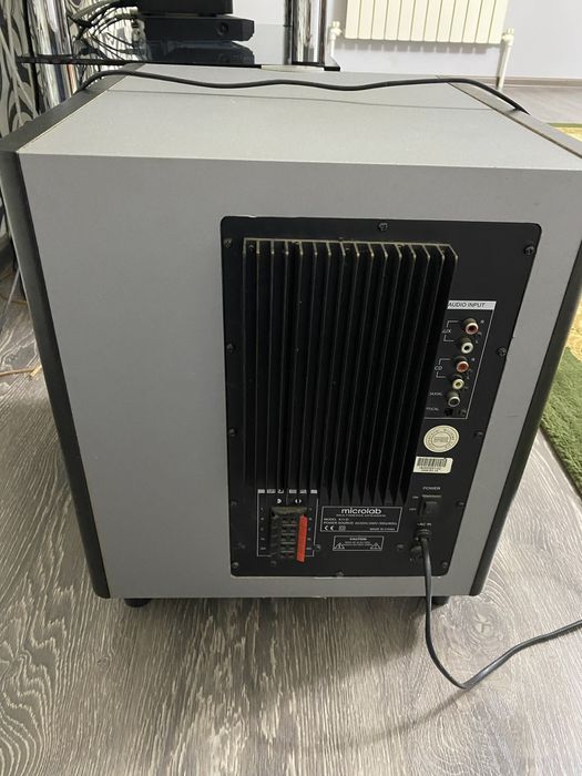 Продам колонки (саб-буфер) Microlab