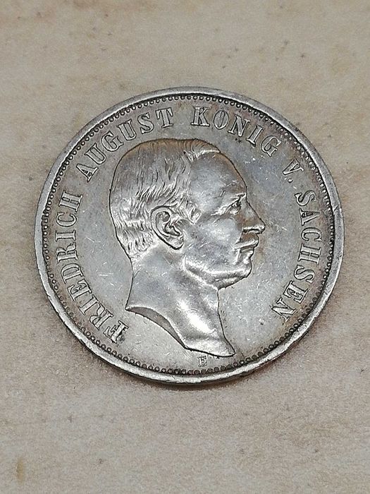 Стари банкноти и сребърна монета от Германия