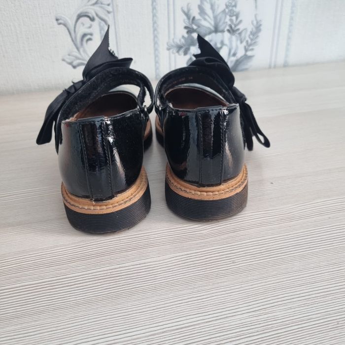 Продам туфли на девочку