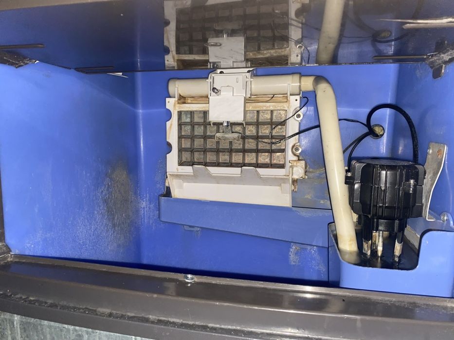 Продаётся льдогенератор