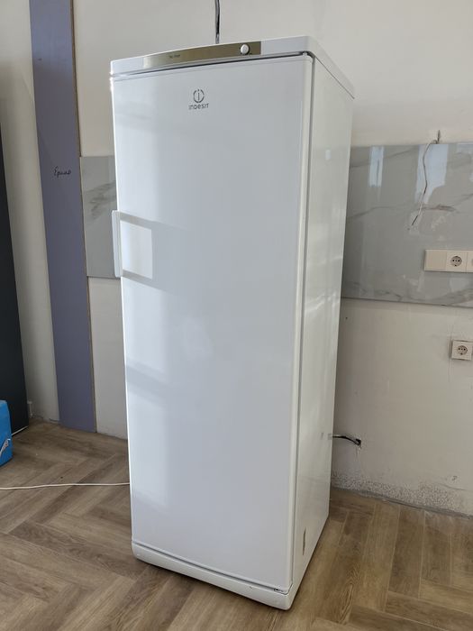 Морозильник Indesit в отл состоянии