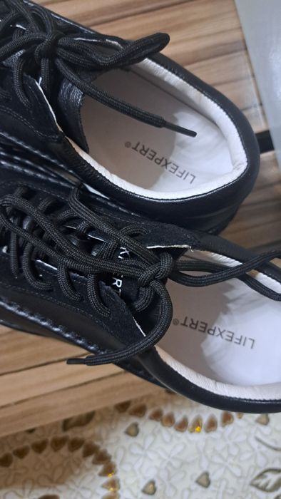 Женские кроссовки