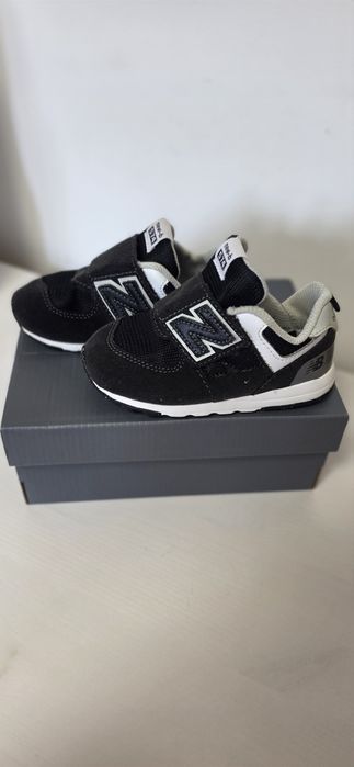 Продавам детски маратонки new balance 574 newb