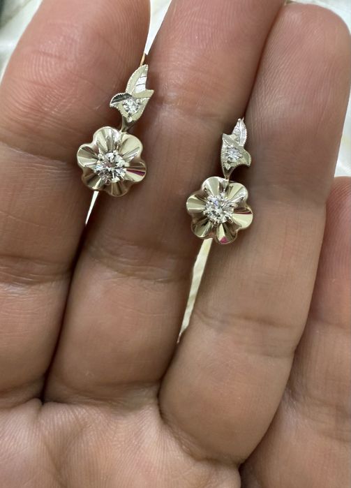 Бриллиант зирак сотилади