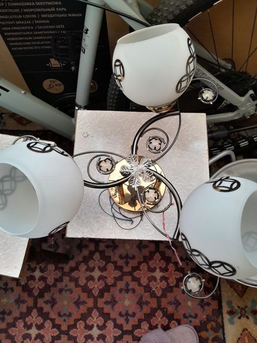 Люстра в хорошем состоянии