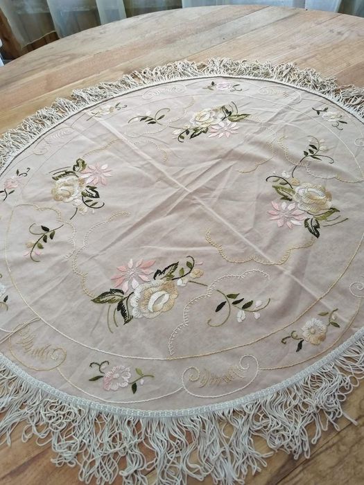 Малка кръгла покривка