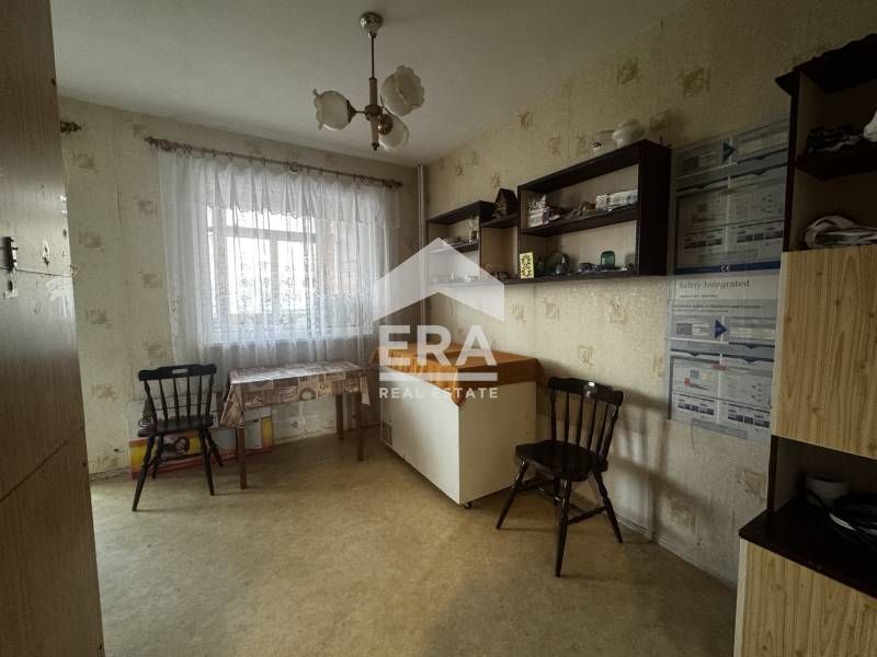 ЕКСКЛУЗИВНО! Двустаен апартамент за ремонт в кв. Възраждане 1,Варна !