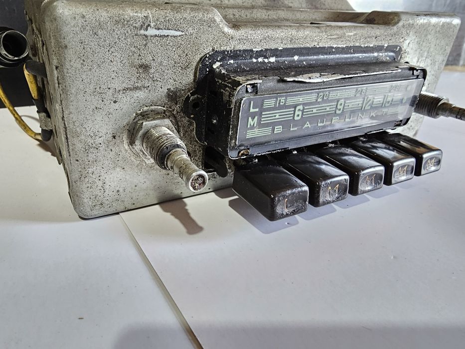 radio blaupunkt hamburg atr porsche mercedes-benz 

fabricatie 1963

n