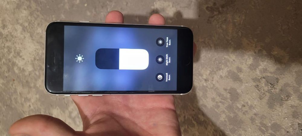 Айфон Се 2020год 128 гб