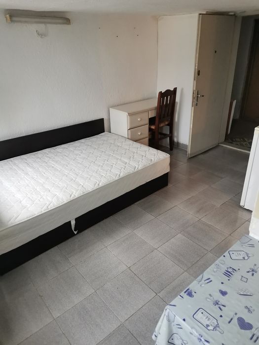 Дава се под наем Ателие в Разград, Варош - 16 кв.м за 132.6 € - Снимка #1