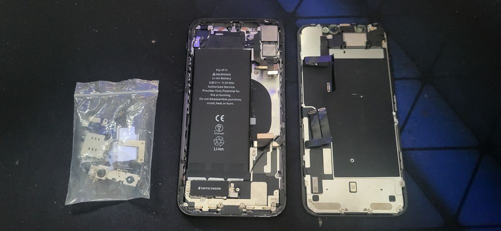 Piese pentru IPhone 11