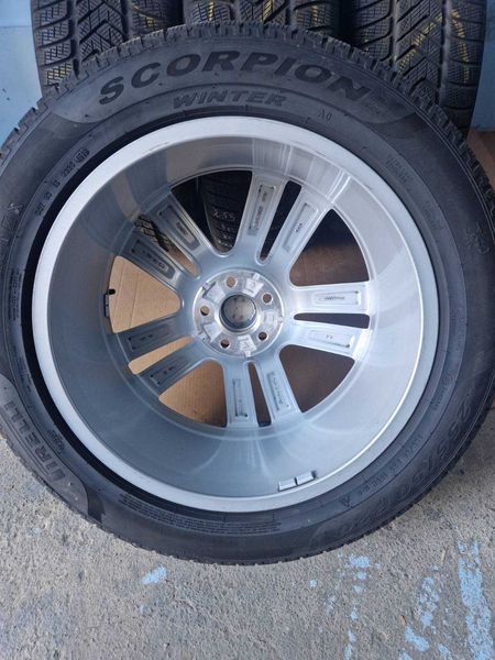 Audi Q7 R20/4M0 Ауди оригинални джанти с гуми
и датчици